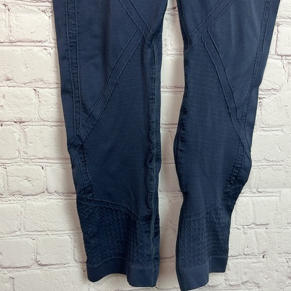 Mother Tucker Compression Capri Leggings - Picture 5 of 14